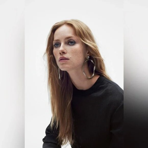 ZARA IRREGULAR HOOP EARRINGS LIMITED EDITION NWT ✨✨✨✨ Celeb style - Picture 7 of 7